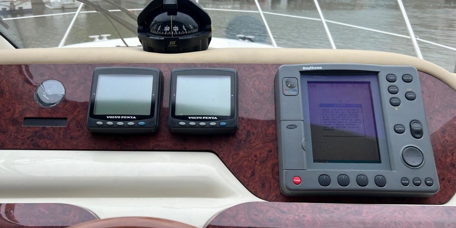 Sealine T51