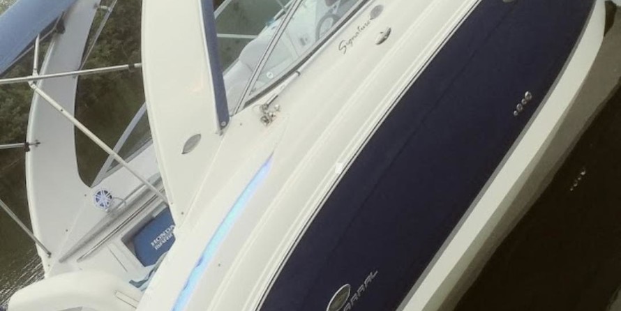 Chaparral 276 Signature