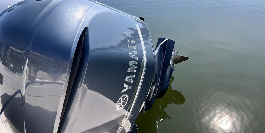 Grady-White Express 330