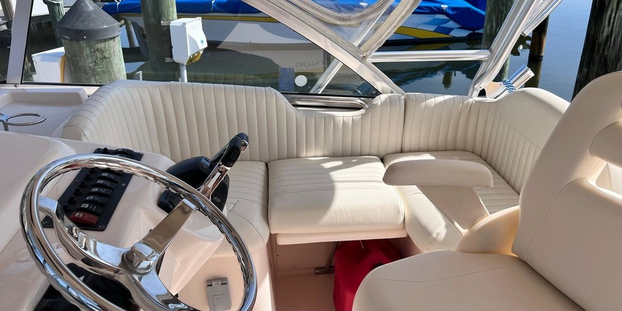 Grady-White Express 330