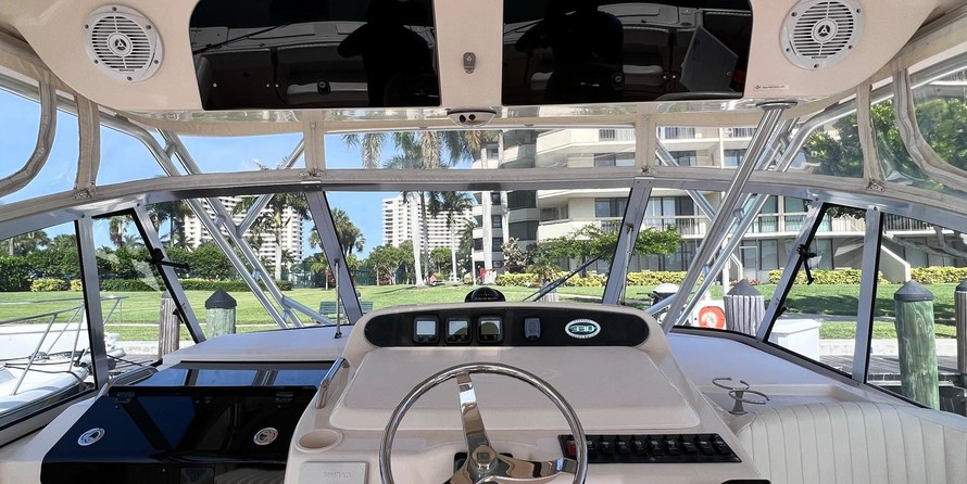 Grady-White Express 330