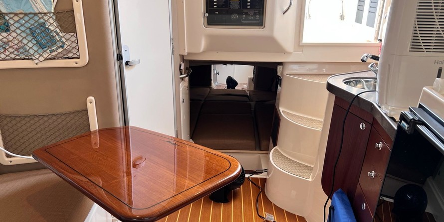 Grady-White Express 330