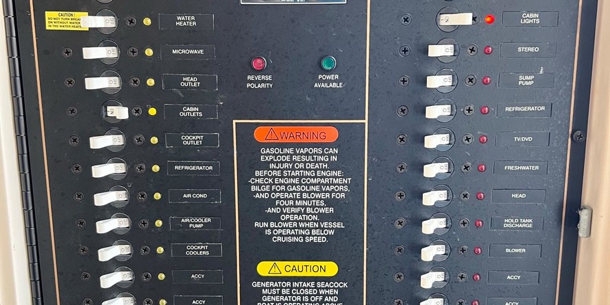 Grady-White Express 330