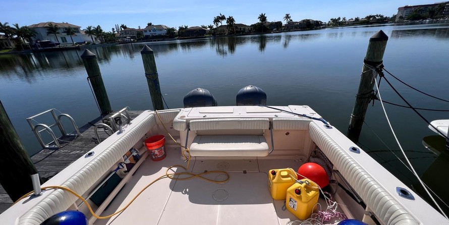 Grady-White Express 330