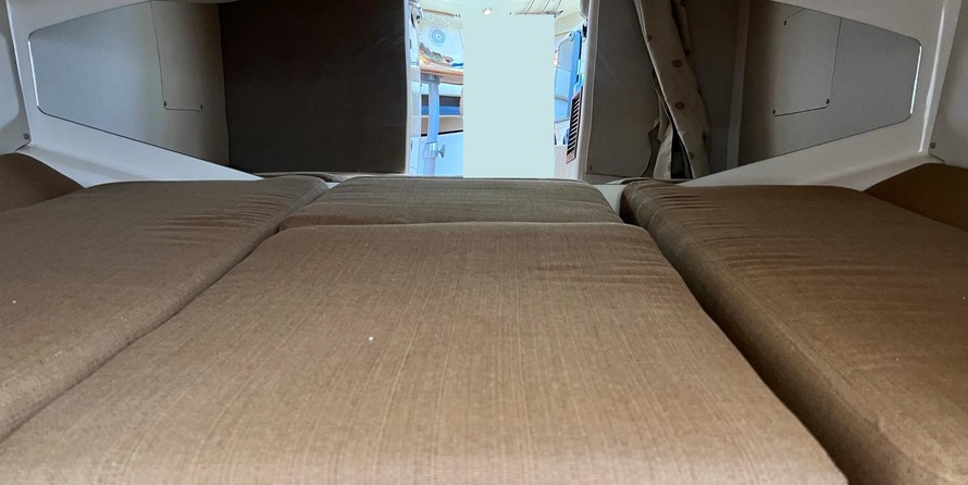 Grady-White Express 330