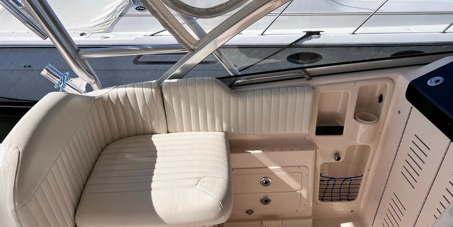 Grady-White Express 330