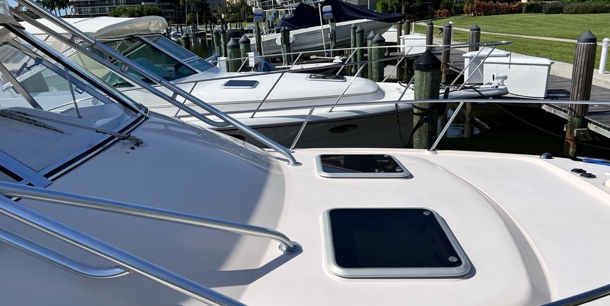 Grady-White Express 330