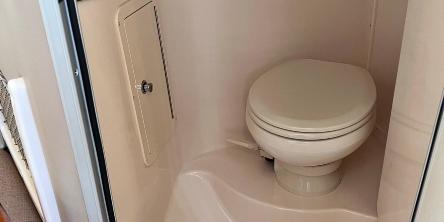 Grady-White Express 330