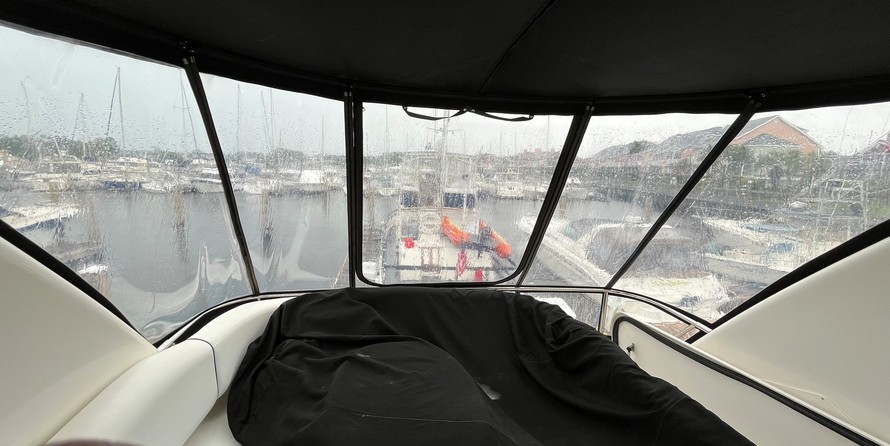 Sea ray 420 sedan bridge