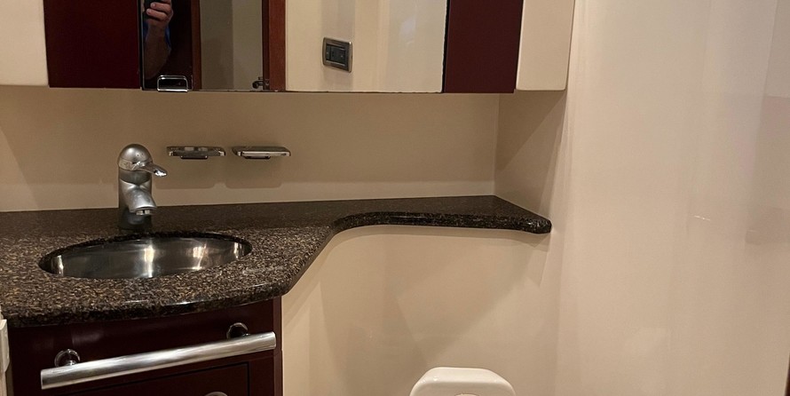 Sea ray 420 sedan bridge