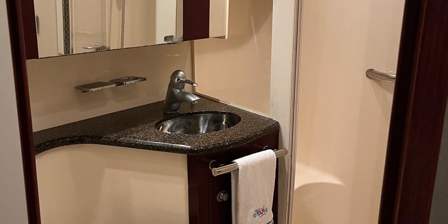 Sea ray 420 sedan bridge