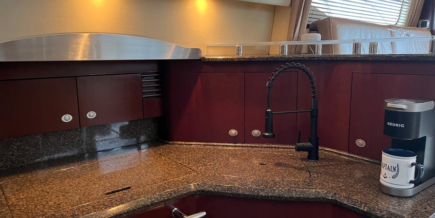 Sea ray 420 sedan bridge