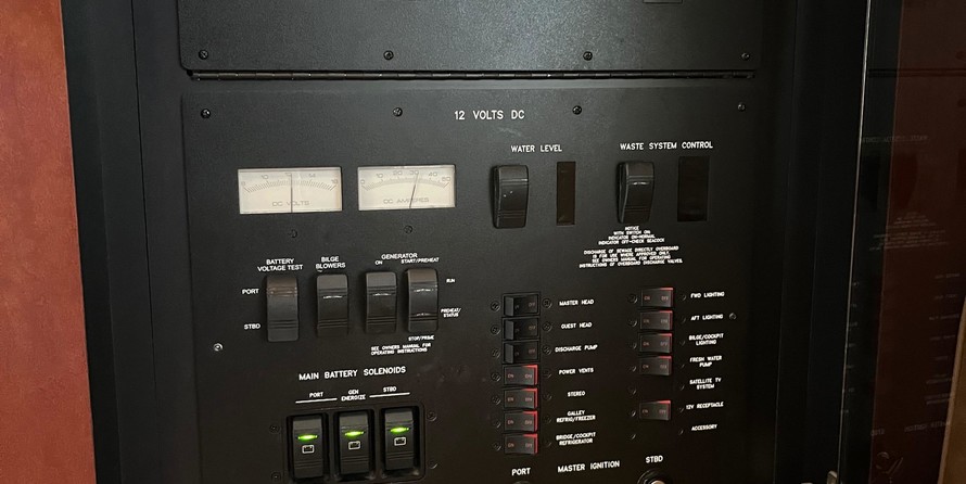 Sea ray 420 sedan bridge