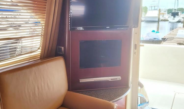 Sea ray 420 sedan bridge