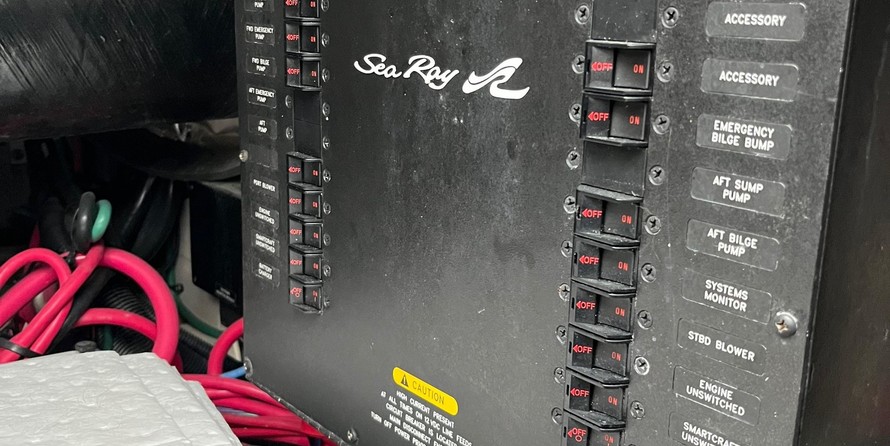 Sea ray 420 sedan bridge