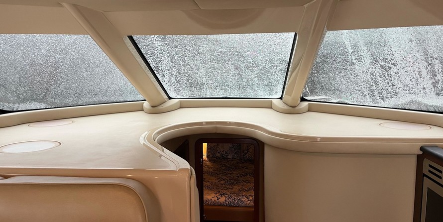 Sea ray 420 sedan bridge