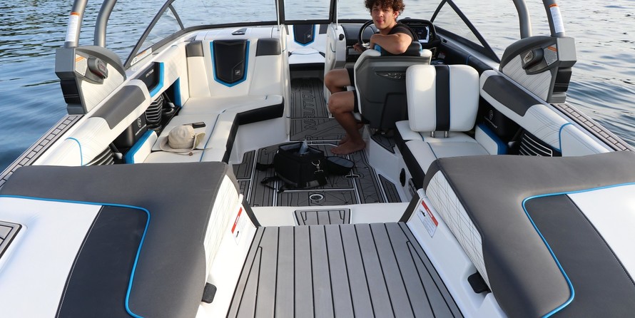 Super Air Nautique G23