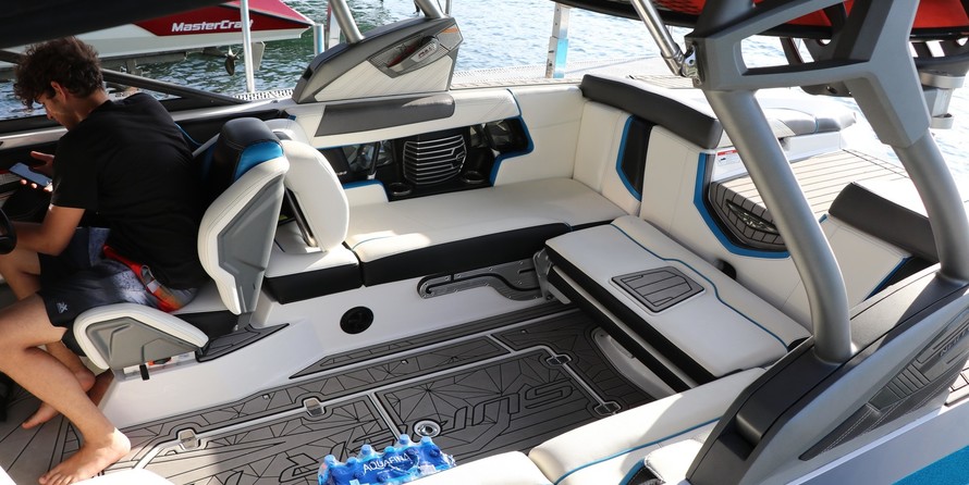Super Air Nautique G23