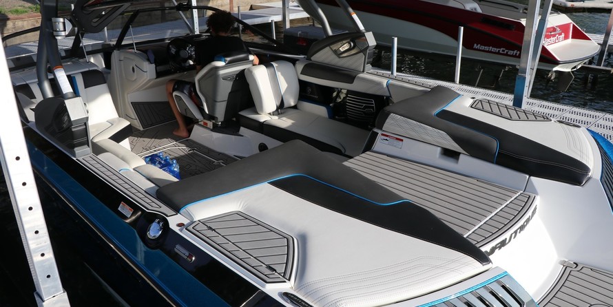 Super Air Nautique G23