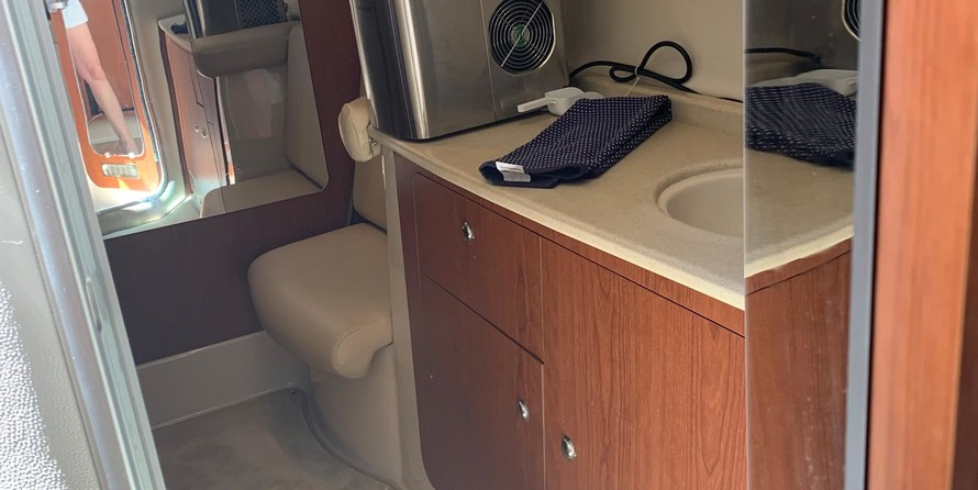 Chaparral 330 Signature