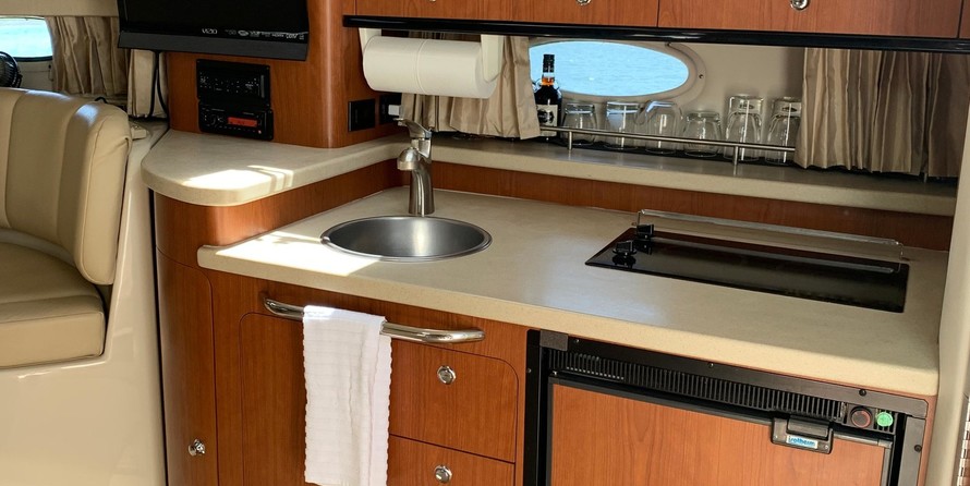 Chaparral 330 Signature