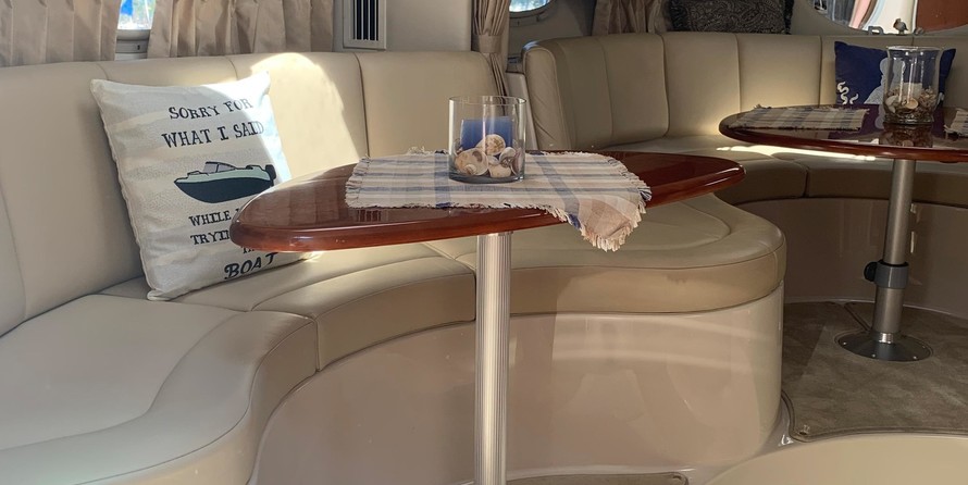 Chaparral 330 Signature