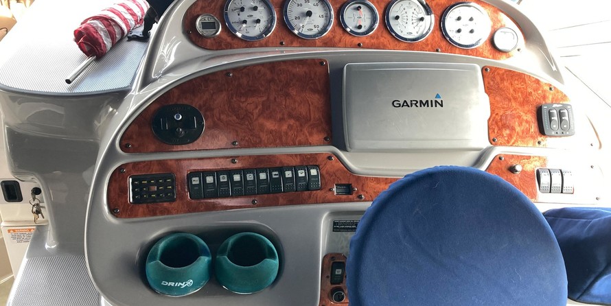 Chaparral 330 Signature