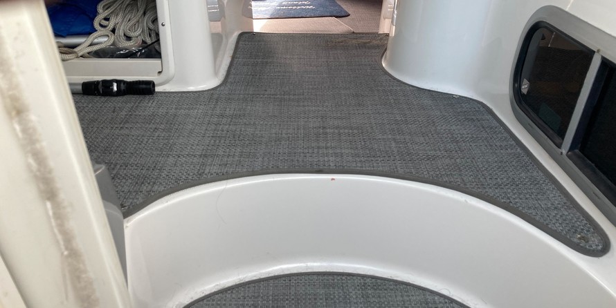 Chaparral 330 Signature