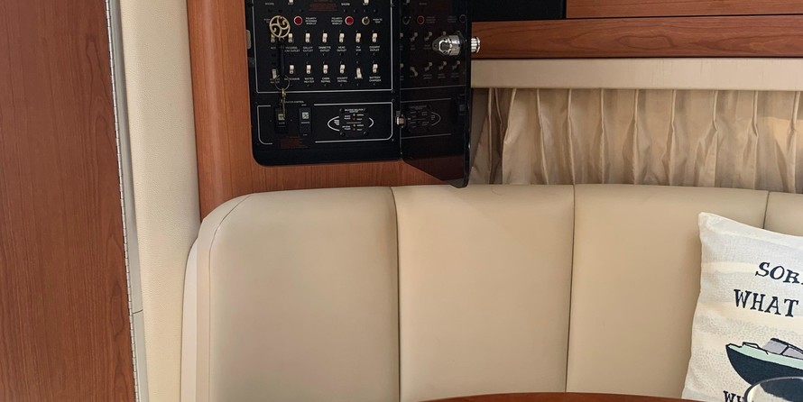 Chaparral 330 Signature