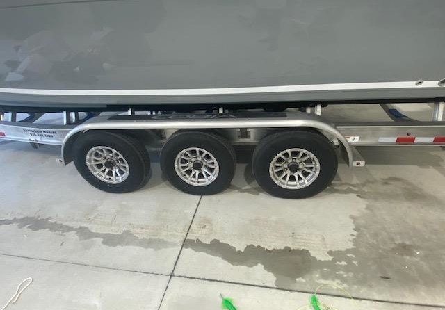 Cobia 217 center console