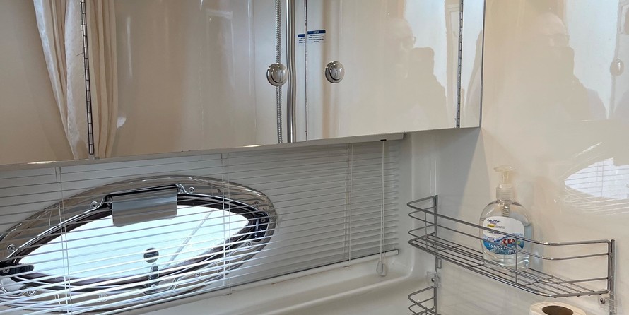 Chaparral 350 Signature Cruiser