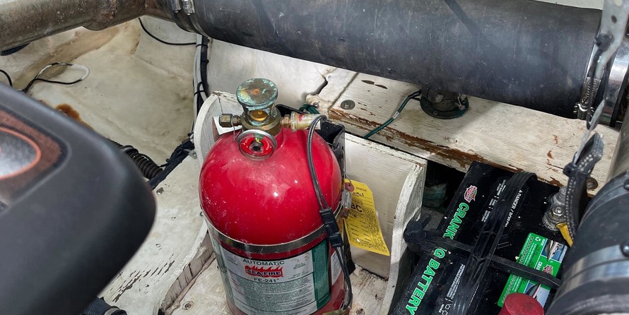 Chaparral 350 Signature Cruiser