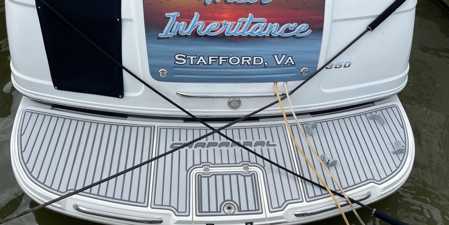 Chaparral 350 Signature Cruiser