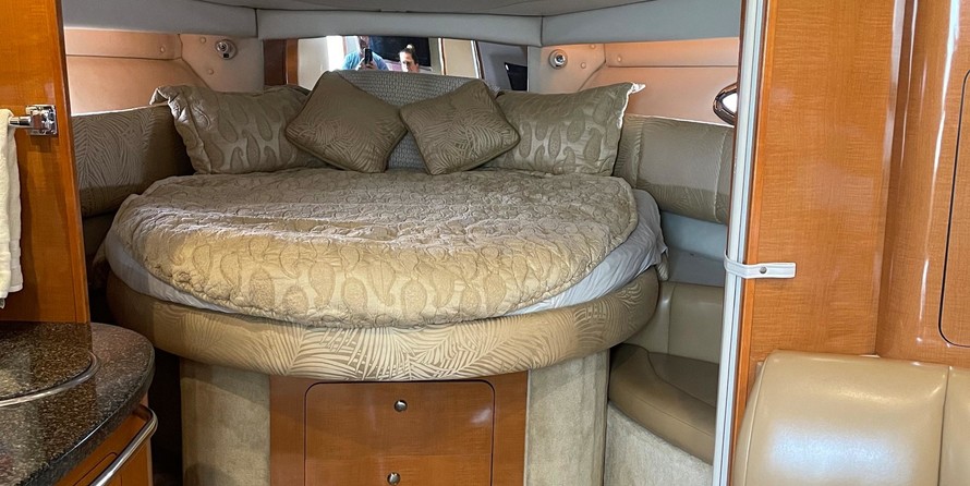 Chaparral 350 Signature Cruiser