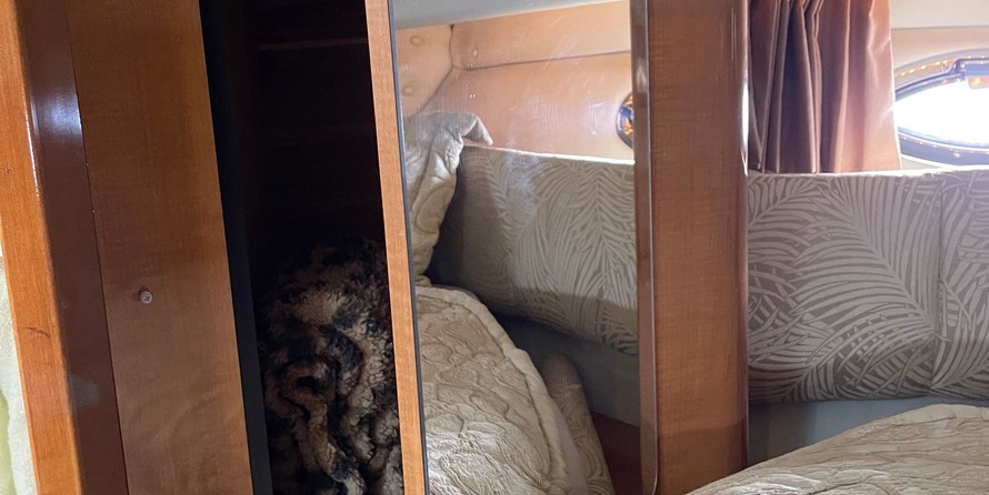 Chaparral 350 Signature Cruiser