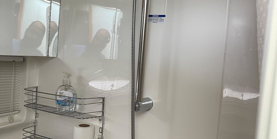 Chaparral 350 Signature Cruiser