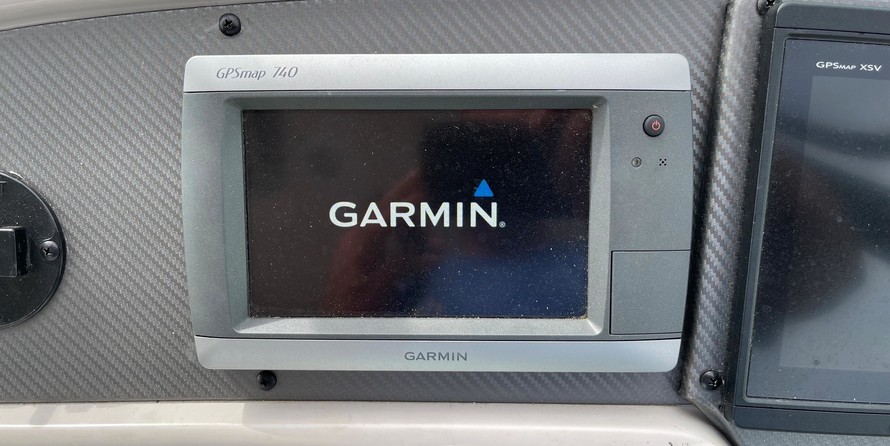 Chaparral 350 Signature Cruiser