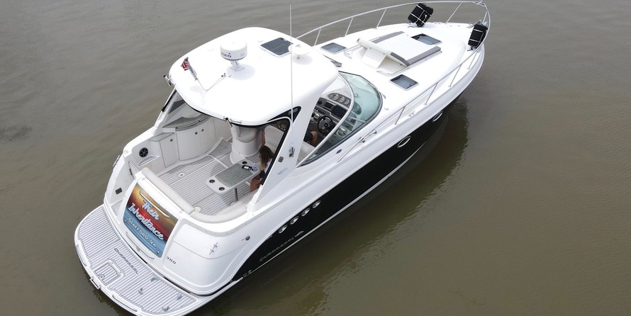 Chaparral 350 Signature Cruiser