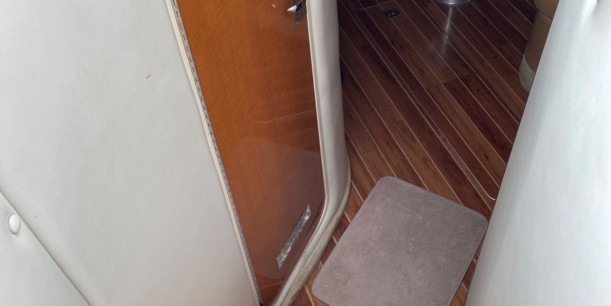 Chaparral 350 Signature Cruiser