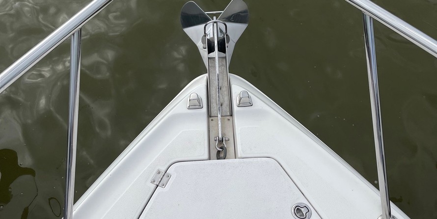 Chaparral 350 Signature Cruiser