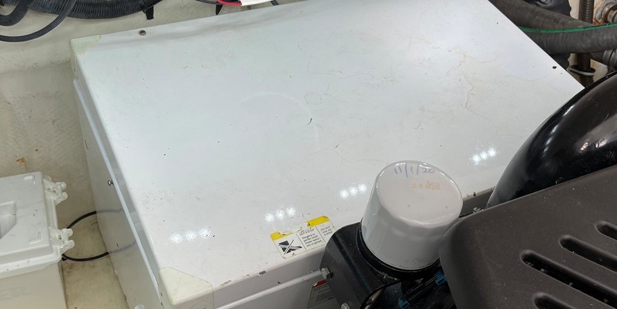 Chaparral 350 Signature Cruiser