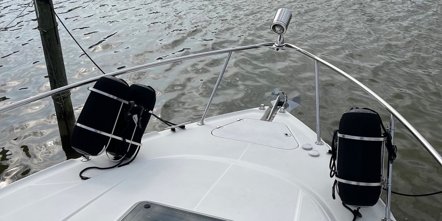 Chaparral 350 Signature Cruiser