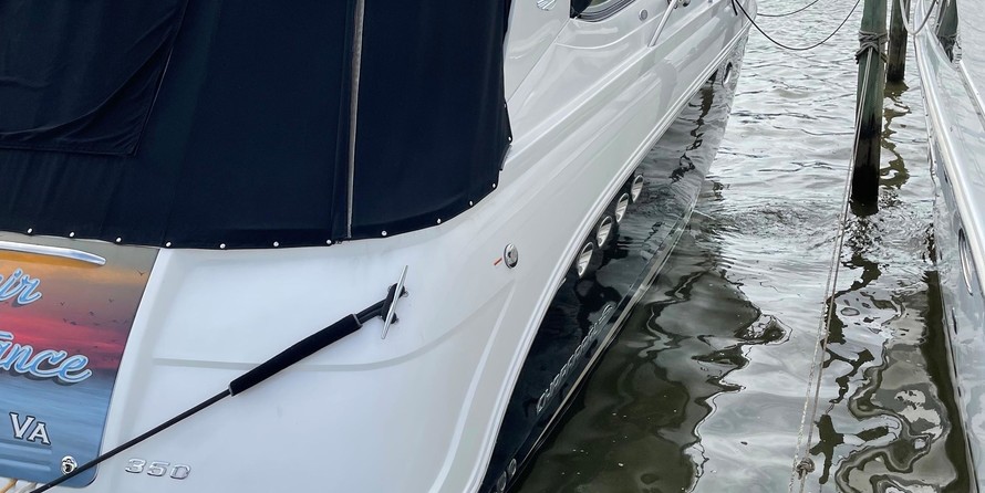 Chaparral 350 Signature Cruiser