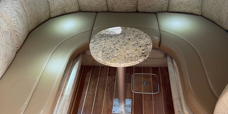 Chaparral 350 Signature Cruiser