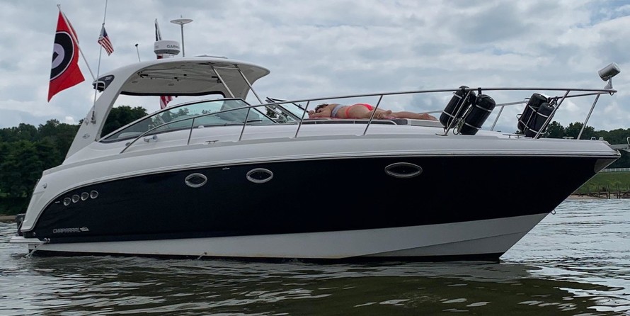 Chaparral 350 Signature Cruiser