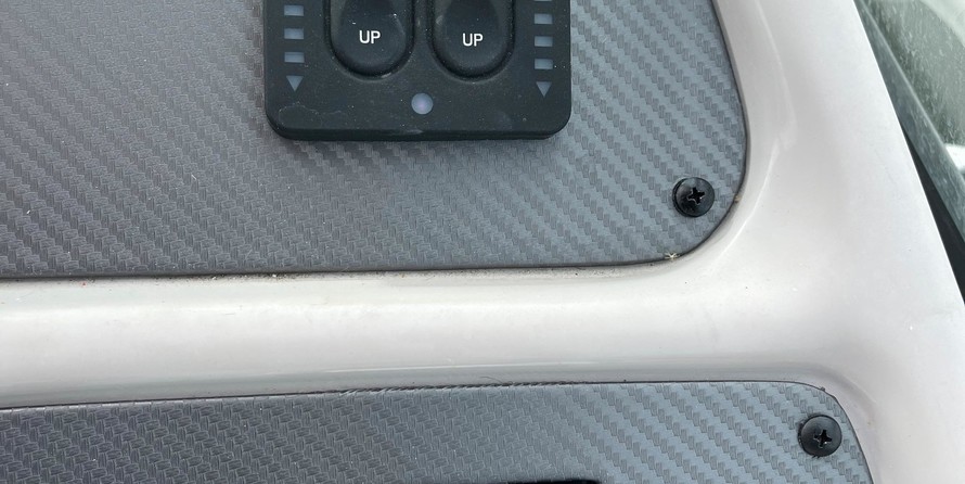 Chaparral 350 Signature Cruiser