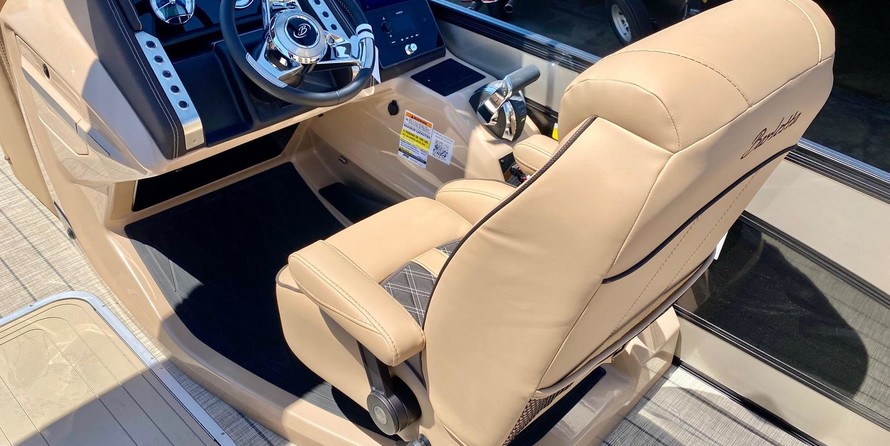 Everglades 230 cc w/ 250 verado