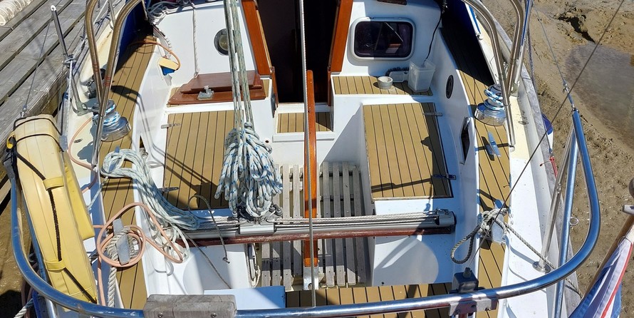 Custom Deb 33 (available)