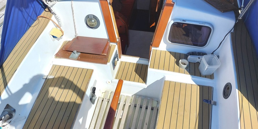 Custom Deb 33 (available)