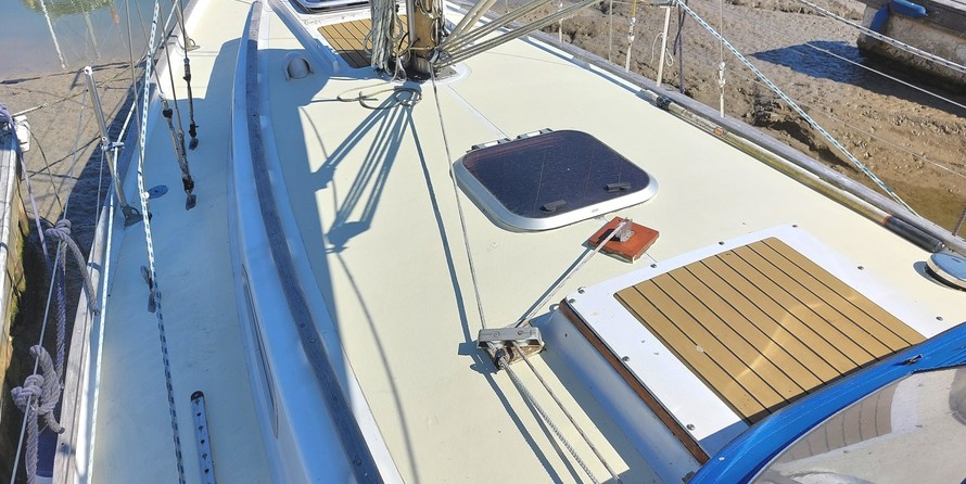 Custom Deb 33 (available)